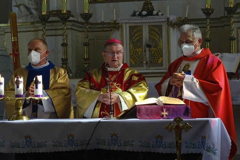 Otwarcie drzwi świętych w Konradowie