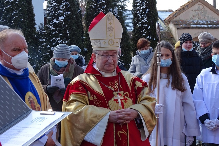 Otwarcie drzwi świętych w Konradowie