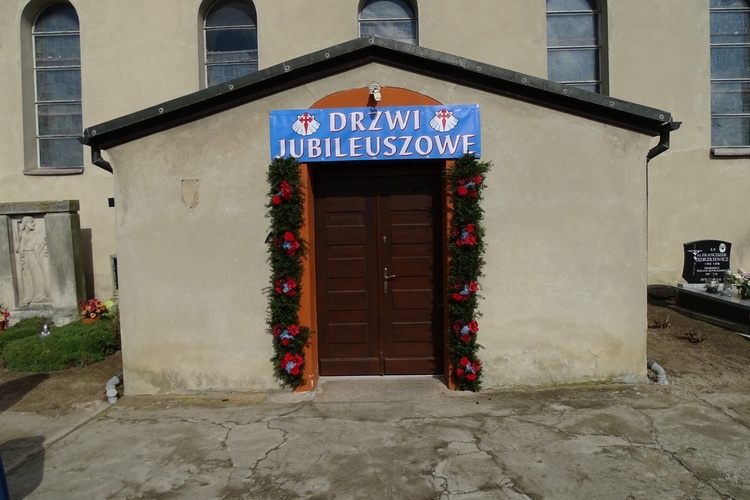 Otwarcie drzwi świętych w Konradowie