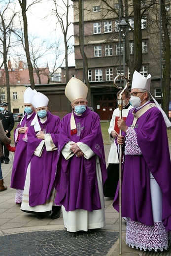 Pogrzeb śp. biskupa Gerarda Kusza - Msza w katedrze