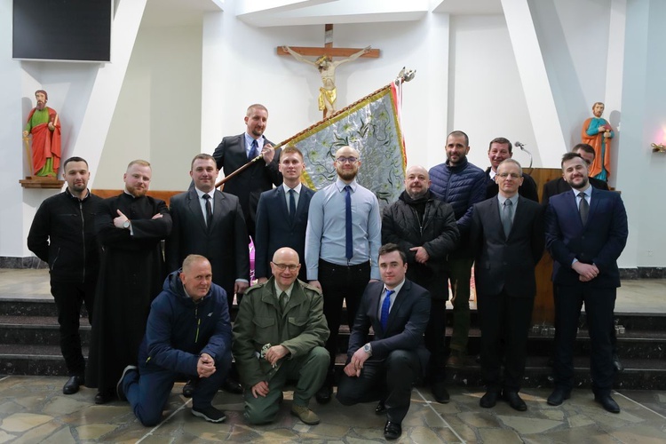 Sztandar Męskiej Grupy Apostolskiej z Krościenka