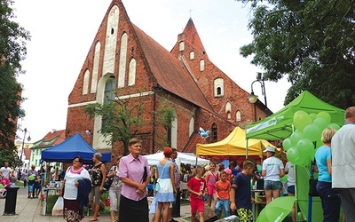 	Jarmarki, koncerty, festiwale organowe czy loty balonów to tylko niektóre z wydarzeń kulturalnych przyciągających w to miejsce.