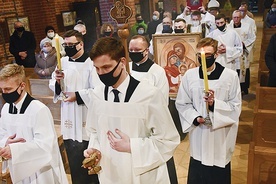 W modlitwie uczestniczyli także klerycy diecezjalnego seminarium duchownego.