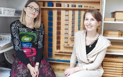 ▲	Marika Mierzejewska (z lewej) i Agnieszka Nowakowska podzielają pasję do edukacji Marii Montessori.