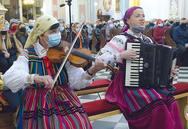 Kamilla Biniek-Kaczorowska z mamą Haliną.