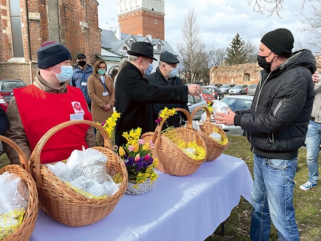 Mogą liczyć  na codzienny posiłek. 