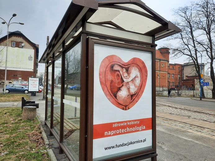  Region. „Kochajcie się mamo i tato” - billboardy pro-life pojawiły się w naszych miastach