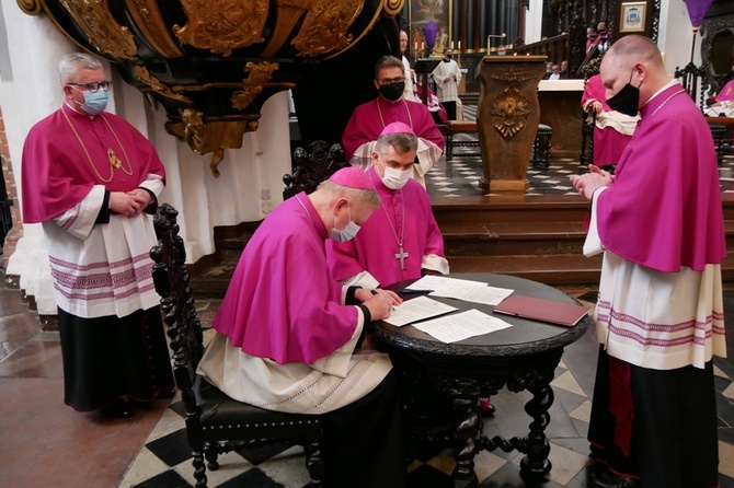 Kanoniczne objęcie archidiecezji gdańskiej przez abp. Wojdę