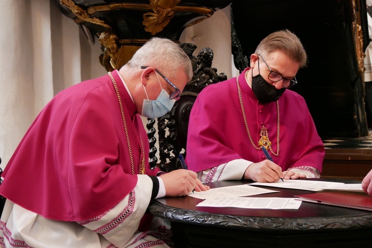 Kanoniczne objęcie archidiecezji gdańskiej przez abp. Wojdę