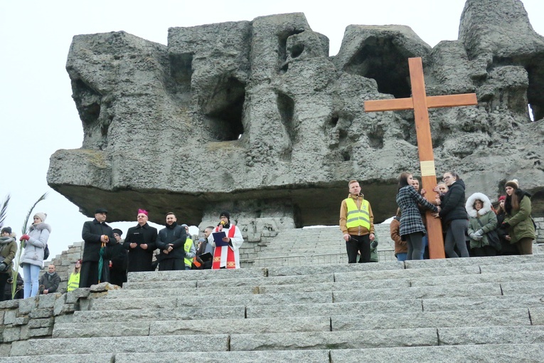 Tym razem młodzi będą modlić się online w łączności z księdzem arcybiskupem.