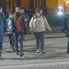 Uczestnicy Ekstremalnej Drogi Krzyżowej ruszają na szlak z radomskiej katedry.
