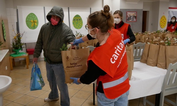 Wielkanocne śniadania dla potrzebujących