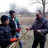 Rodzina Leszczyńskich z Lipnicy Dolnej szykuje palmę