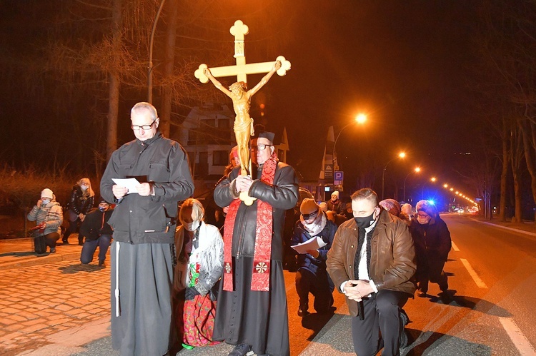 Droga Krzyżowa na Krupówkach w Zakopanem