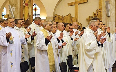 W tym roku Msza Krzyżma będzie w wąskim gronie kapłanów. Miejmy nadzieję, że następna będzie jak ta dwa lata temu.