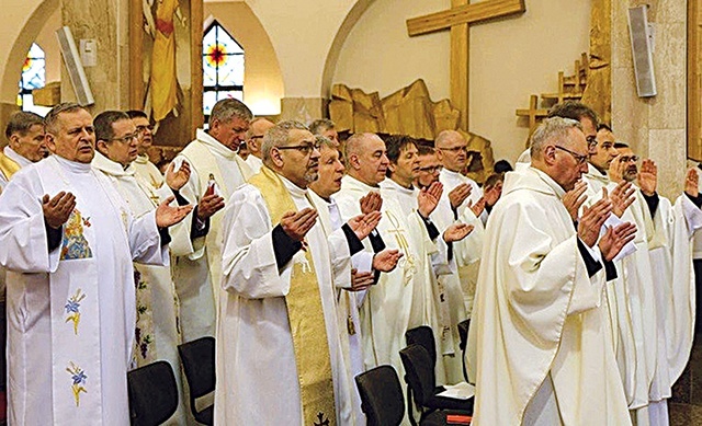 W tym roku Msza Krzyżma będzie w wąskim gronie kapłanów. Miejmy nadzieję, że następna będzie jak ta dwa lata temu.