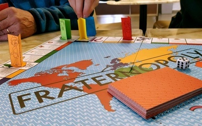 Korzenie "rewolucyjnej wersji Monopoly" tkwią w encyklice "Fratelli tutti".