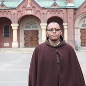 Franciszkanin formuje się w Wyższym Seminarium Duchownym Zakonu Braci Mniejszych  im. św. Bonawentury w Katowicach- -Panewnikach.