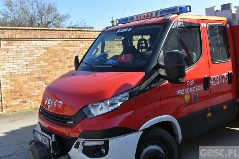 Głogów. Paczka dla samotnego seniora