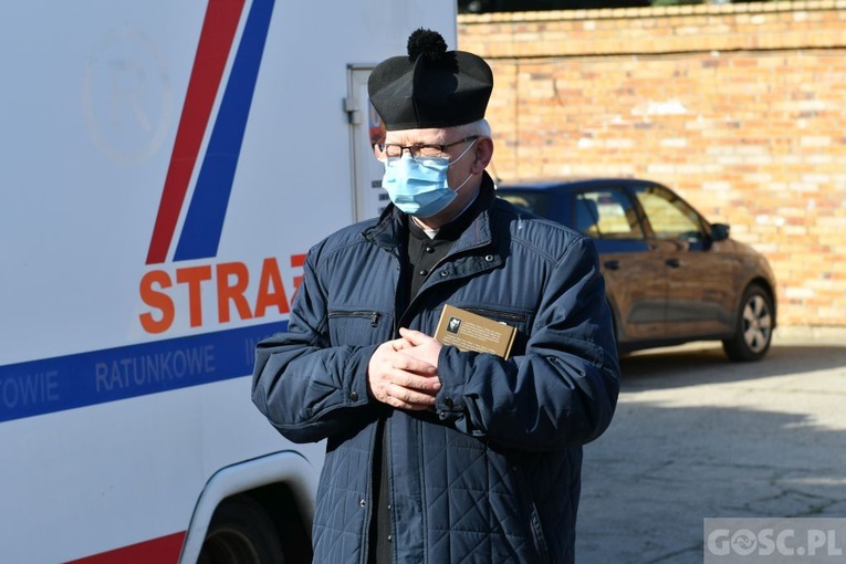 Głogów. Paczka dla samotnego seniora