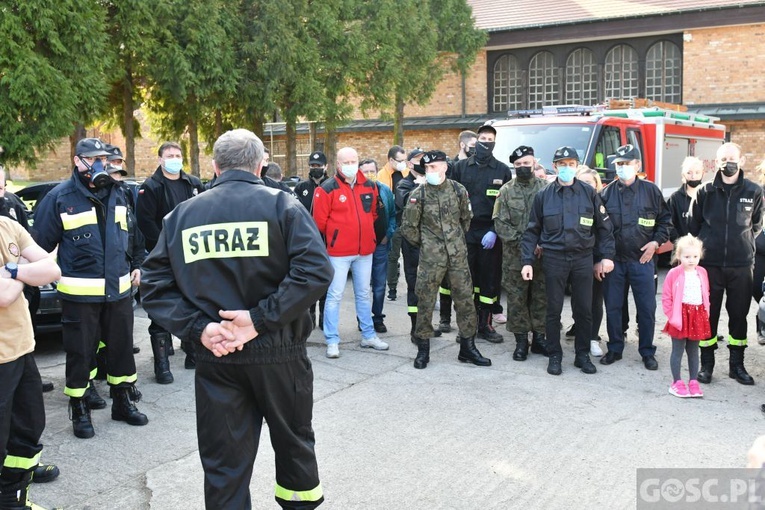 Głogów. Paczka dla samotnego seniora