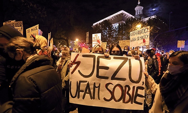 Do wielu ataków na ludzi i mienie Kościoła dochodziło podczas Strajku Kobiet.