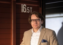 Opowieść robi wrażenie