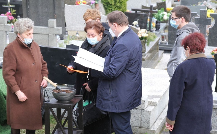 Ostatnie pożegnanie ks. kan. Władysława Droździka w bielskiej Kamienicy