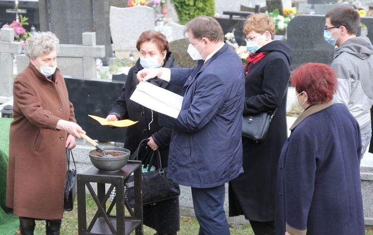 Ostatnie pożegnanie ks. kan. Władysława Droździka w bielskiej Kamienicy