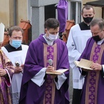 Ostatnie pożegnanie ks. kan. Władysława Droździka w bielskiej Kamienicy