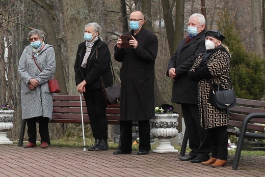 Ostatnie pożegnanie ks. kan. Władysława Droździka w bielskiej Kamienicy