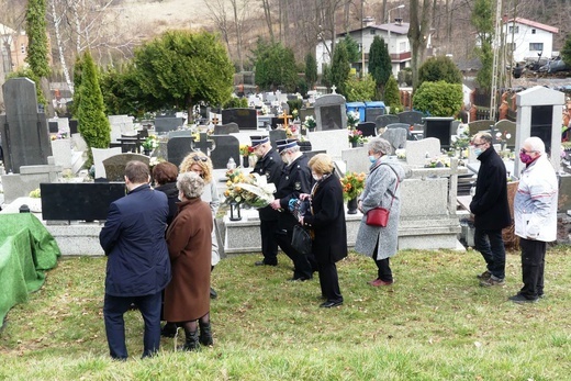 Ostatnie pożegnanie ks. kan. Władysława Droździka w bielskiej Kamienicy