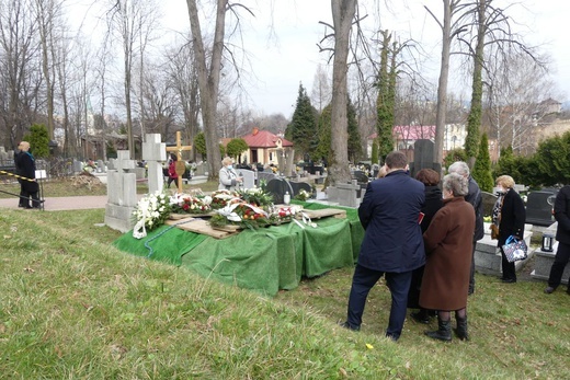 Ostatnie pożegnanie ks. kan. Władysława Droździka w bielskiej Kamienicy