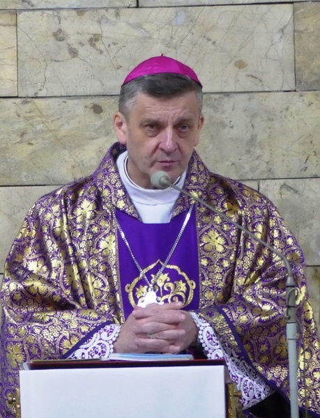 Ostatnie pożegnanie ks. kan. Władysława Droździka w bielskiej Kamienicy