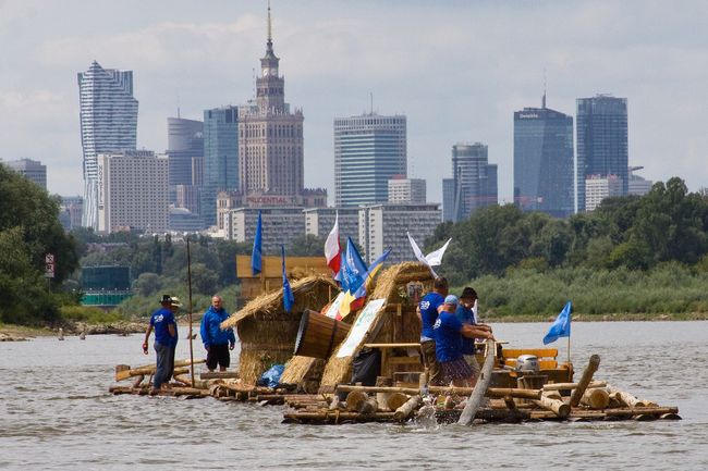 Flisacy z Ulanowa twierdzą, że budują najładniejsze tratwy.