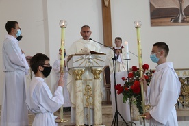 Modlą się m.in. za księży, którzy prowadzili wakacyjne rekolekcje.