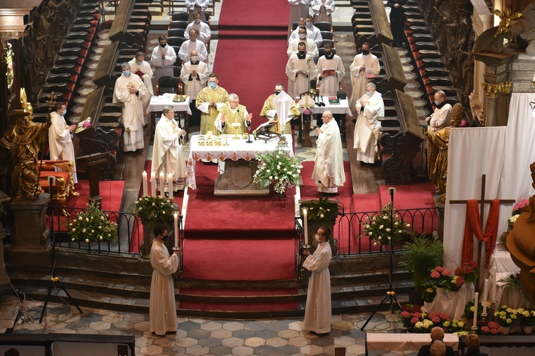 Wielki Czwartek 2021 w archikatedrze wrocławskiej