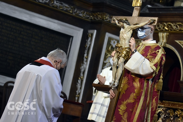 Liturgia Męki Pańskiej w świdnickiej katedrze