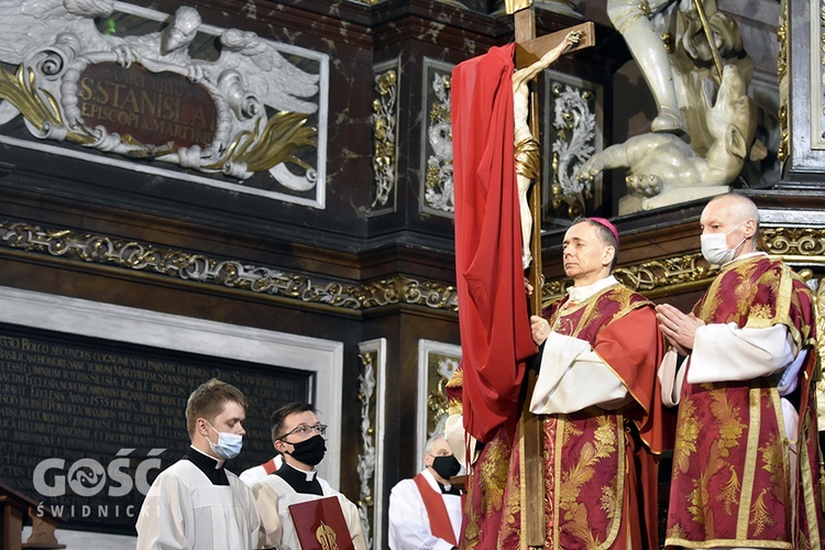 Liturgia Męki Pańskiej w świdnickiej katedrze