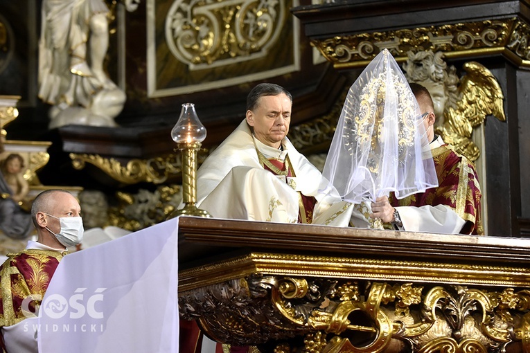 Liturgia Męki Pańskiej w świdnickiej katedrze