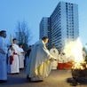 Wigilię Paschalną rozpoczyna liturgia światła.