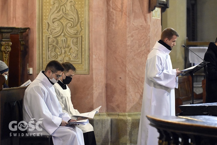 3 słowa o Wielkiej Sobocie. Ciemna Jutrznia w katedrze