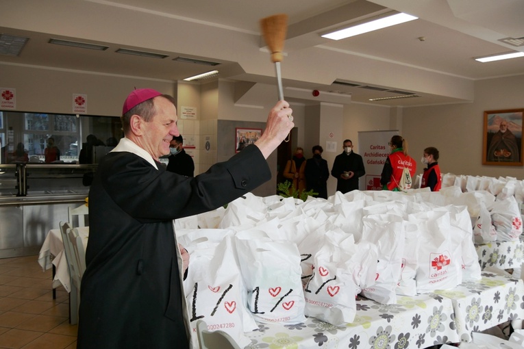 Wielkanocne śniadanie Caritas 2021