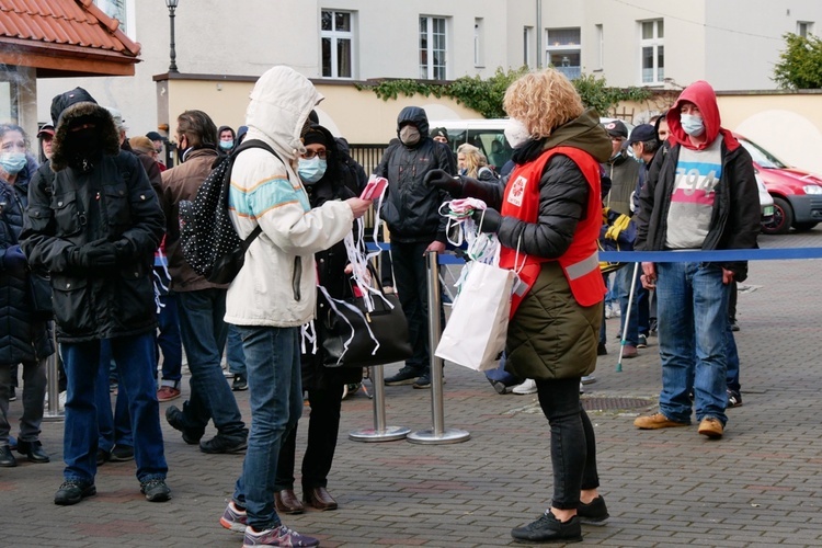 Wielkanocne śniadanie Caritas 2021