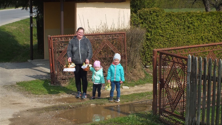 Święcenie pokarmów w Borowej k. Pilzna