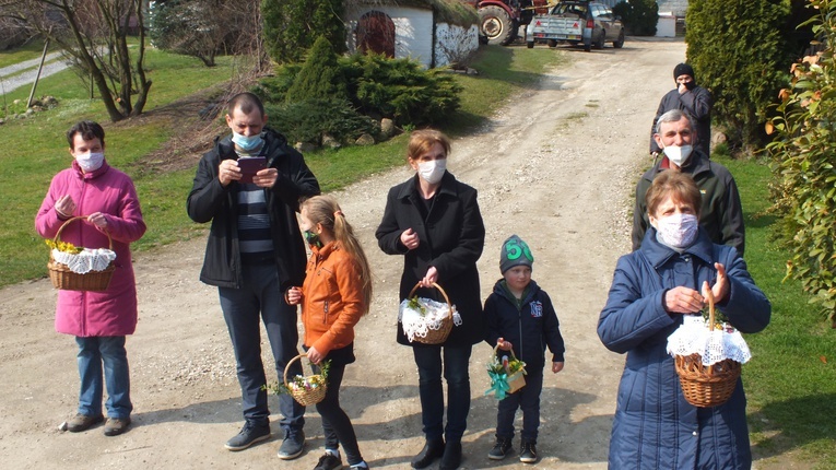 Święcenie pokarmów w Borowej k. Pilzna