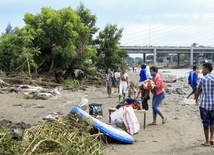 Indonezja: Blisko 80 osób zginęło w powodziach
