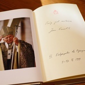 Bp Denis Jachiet: Dla mnie Jan Paweł II jest Wielkim Świętym 