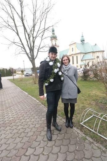 Wielkanocna procesja konna w Ostropie