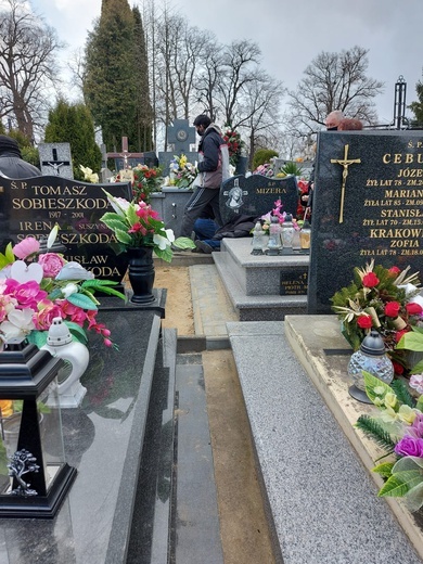 Pochówek ks. Henryka Pragi w rodzinnym grobowcu